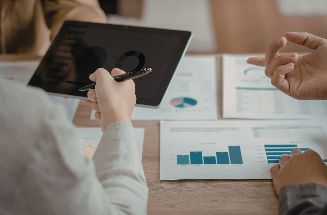 Executive reviewing hiring performance metrics beyond time-to-fill in 2026