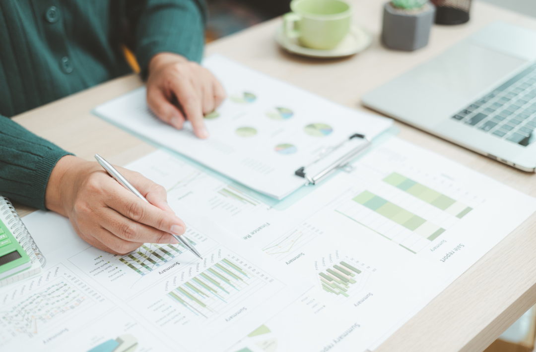 Leadership team making confident hiring decisions to support long-term business growth in 2026